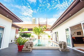 Seaside Villa 2 Pools beach at 50m