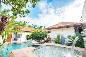 Seaside Villa 2 Pools beach at 50m