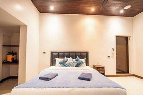 Seaside Villa 2 Pools beach at 50m