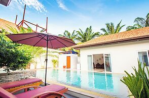 Seaside Villa 2 Pools beach at 50m