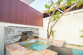 Seaside Villa 2 Pools beach at 50m