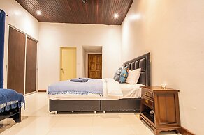 Seaside Villa 2 Pools beach at 50m