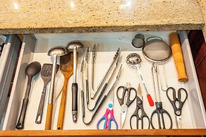 Seaside Villa 2 Pools beach at 50m