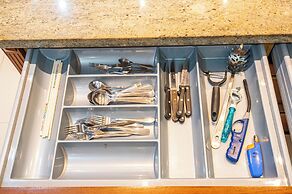 Seaside Villa 2 Pools beach at 50m