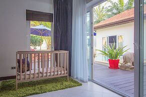 Seaside Villa 2 Pools beach at 50m