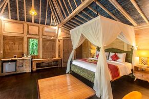 Wooden Ganeca Villas by Pramana Villas