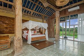 Wooden Ganeca Villas by Pramana Villas