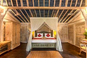 Wooden Ganeca Villas by Pramana Villas