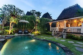 Wooden Ganeca Villas by Pramana Villas