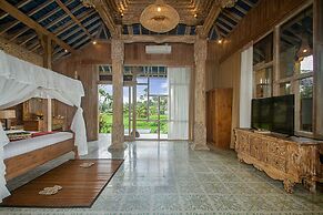 Wooden Ganeca Villas by Pramana Villas