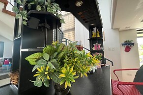 Lover'S Point Beach Front Resort