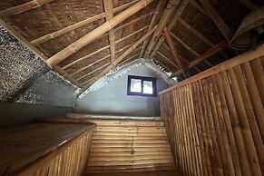 Lover'S Point Beach Front Resort