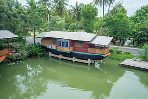 Ban Suan Bang Toei Homestay