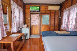 Ban Suan Bang Toei Homestay