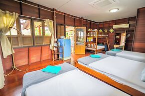Ban Suan Bang Toei Homestay