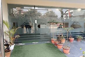 The Indian Hotel & Kitchen