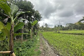 Lumbung Langit Bali House And Hostel