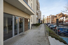 Modern Apartment in Wroclaw by Renters