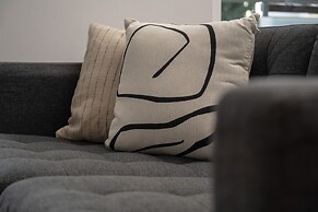 Modern Apartment in Wroclaw by Renters