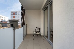 Modern Apartment in Wroclaw by Renters