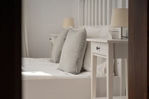 Modern Apartment in Wroclaw by Renters