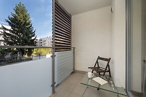 Modern Apartment in Wroclaw by Renters