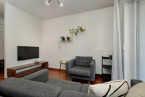 Modern Apartment in Wroclaw by Renters