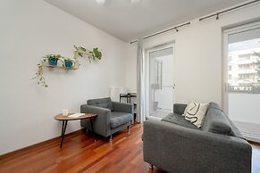 Modern Apartment in Wroclaw by Renters