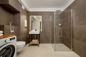 Modern Apartment in Wroclaw by Renters