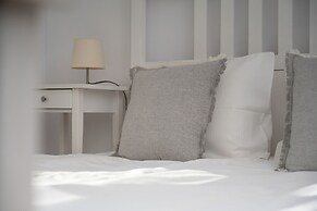 Modern Apartment in Wroclaw by Renters
