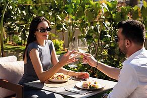 Cosmeen Lifestyle Boutique Stay