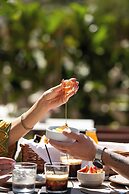 Cosmeen Lifestyle Boutique Stay