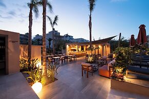 Cosmeen Lifestyle Boutique Stay