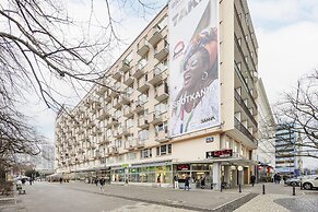 Marszałkowska Apartment by Renters