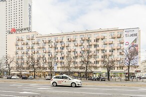 Marszałkowska Apartment by Renters