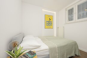 Marszałkowska Apartment by Renters