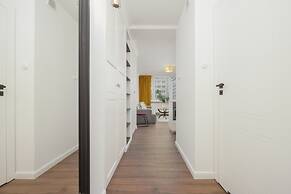 Marszałkowska Apartment by Renters