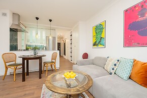 Marszałkowska Apartment by Renters