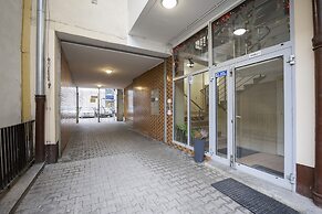Marszałkowska Apartment by Renters