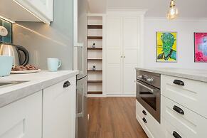 Marszałkowska Apartment by Renters