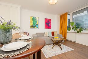 Marszałkowska Apartment by Renters