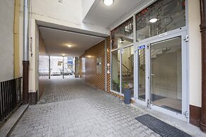 Marszałkowska Apartment by Renters