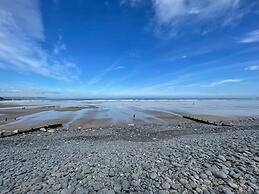 Appledore Home With Panoramic Estuary View