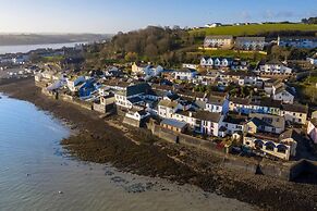 Appledore Home With Panoramic Estuary View
