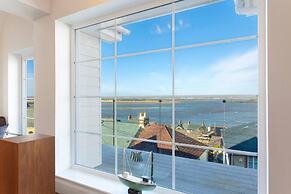 Appledore Home With Panoramic Estuary View