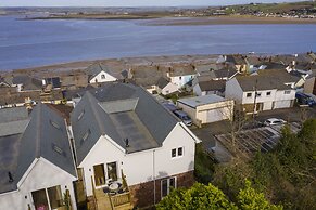 Appledore Home With Panoramic Estuary View