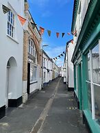 Appledore Home With Panoramic Estuary View
