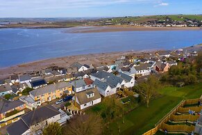 Appledore Home With Panoramic Estuary View