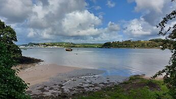 Appledore Home With Panoramic Estuary View