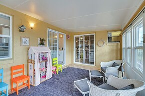 Lovely Merritt Island Home w/ Kayak + Fire Pit!